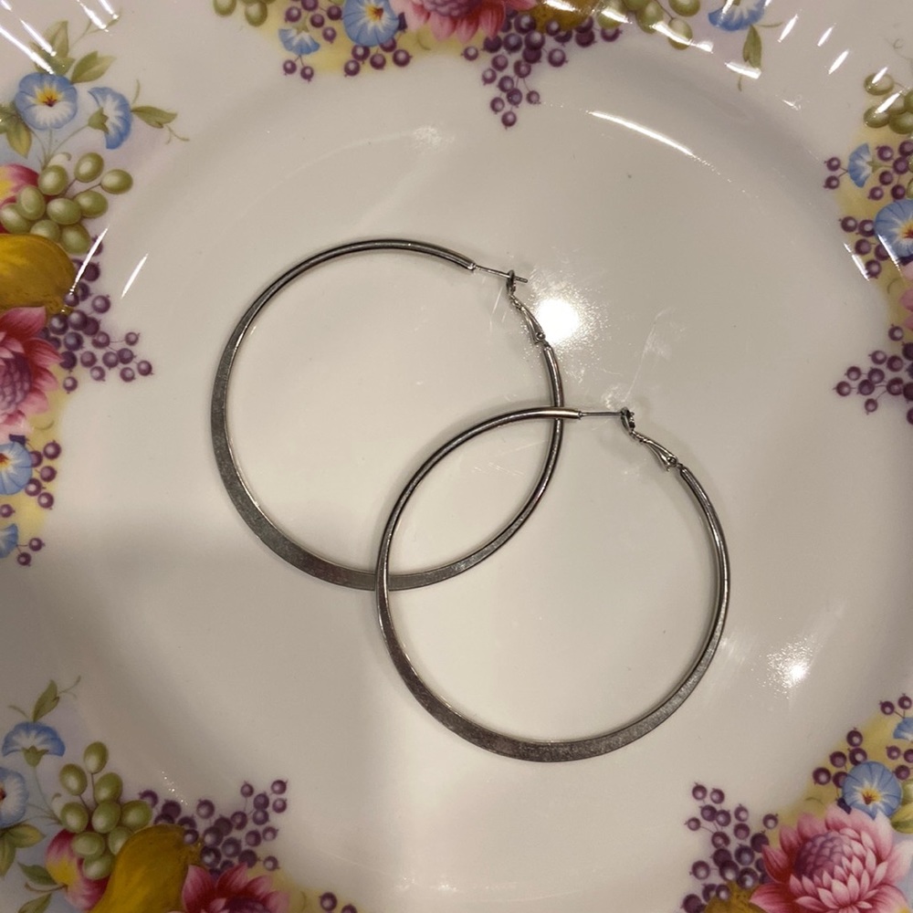 EUC * Guess Jeans * Silver Tone Hoop Earrings